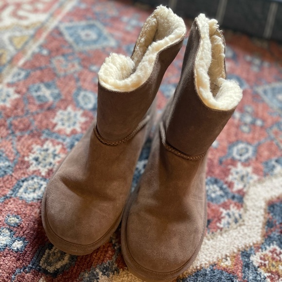 BearPaw Shoes - Women’s boots